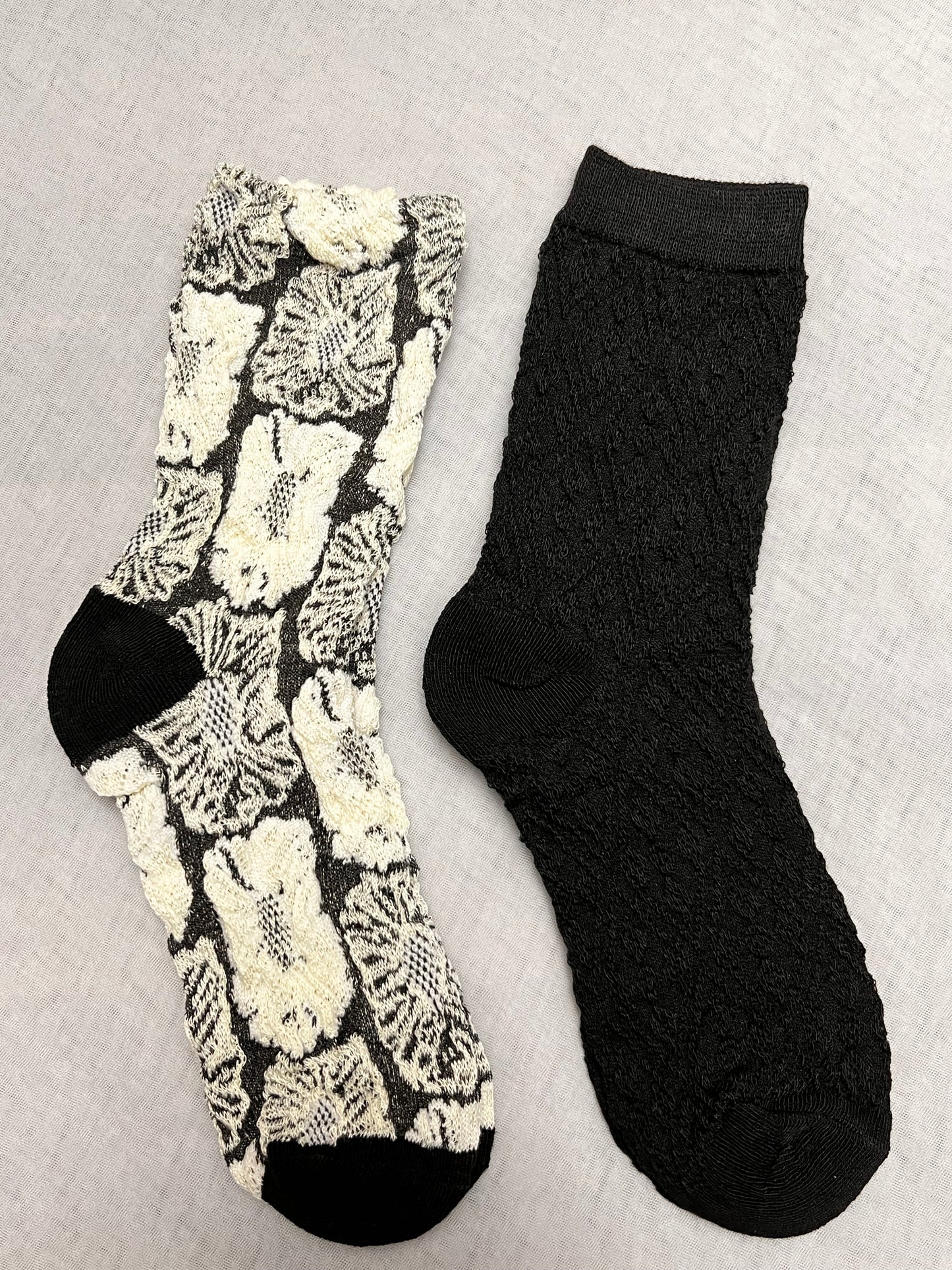 3 Pairs Retro Textured Socks.