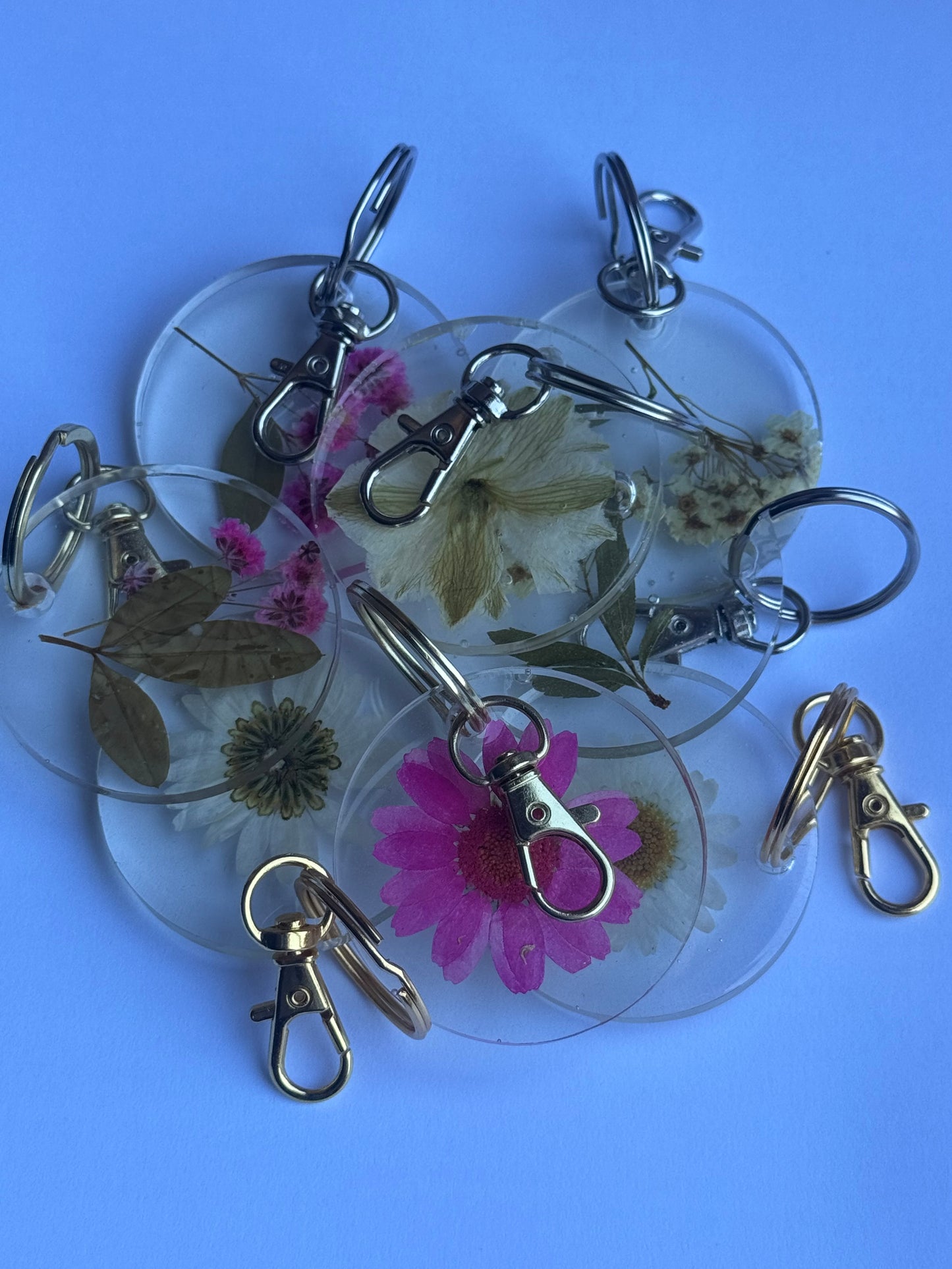 2- Piece Dried Flower & Resin Keychain Pendants.