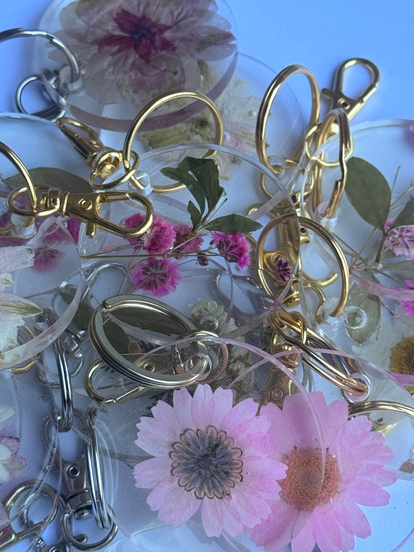 2- Piece Dried Flower & Resin Keychain Pendants.